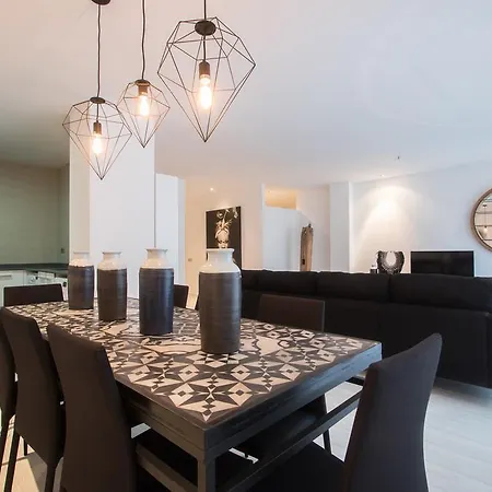 Luxury - Boutique Center Apartment