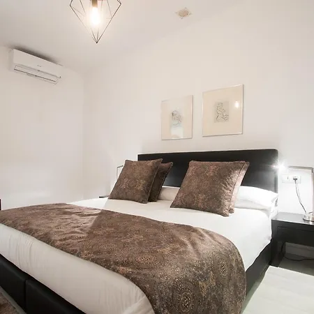 Luxury - Boutique Center Apartmán *
