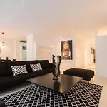 Luxury - Boutique Center *