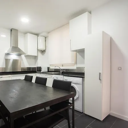 Luxury - Boutique Center Apartment *