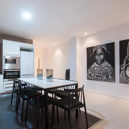 Luxury - Boutique Center Apartment
