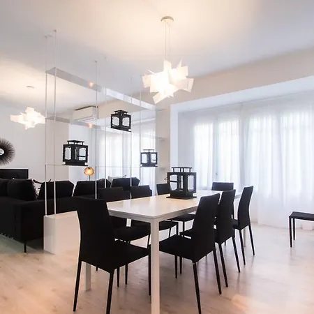 Luxury - Boutique Center Apartment *